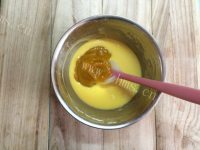 自制南瓜戚风蛋糕做法图解8)