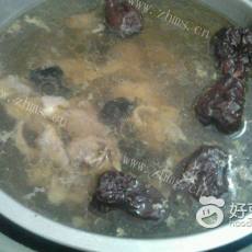灵芝红枣鸡汤