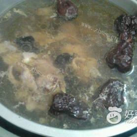 灵芝红枣鸡汤
