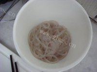 「美味可口」酸辣粉做法图解5)