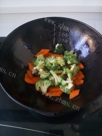 特色风味塔吉锅煲仔饭做法图解7)