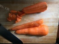 美味西红柿炒胡萝卜做法图解2)