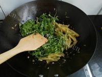 家常菜青椒榨菜肉丝做法图解5)