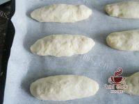 怀念的毛毛虫面包做法图解13)