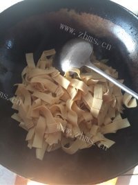 好吃的尖椒干豆腐做法图解4)