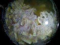 鲜甜可口的海蛎子豆腐汤做法图解6)
