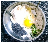 自制黑芝麻豆渣饼做法图解2)
