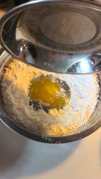 美味的芝边花式披萨做法图解5)