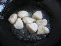 美味的鱼丸菠菜汤做法图解2)