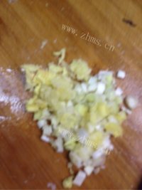 肉末茄子丁做法图解3)