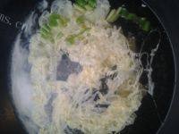 自制菠菜蛋花汤做法图解6)