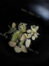 美味的咖喱鸡饭做法图解3)