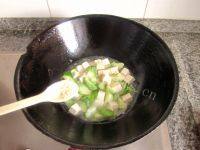 家常菜丝瓜炖豆腐做法图解8)