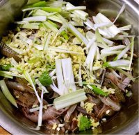 生拌嘎巴虾做法图解4)