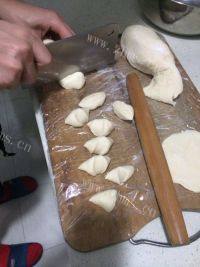 饺子皮做法图解7)