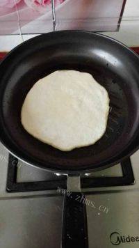 自己做的鸡蛋灌饼做法图解3)