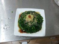 诱人的姜汁菠菜