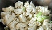 清淡的炒菜花做法图解4)