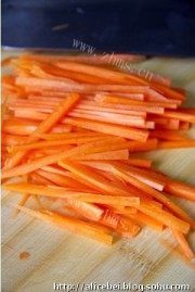 美味的缤纷炒面做法图解2)