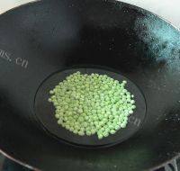 家常菜肉末豌豆做法图解3)