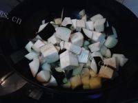 味道不错的土豆炖茄子做法图解8)