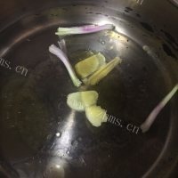 色香味俱全的清蒸大闸蟹做法图解3)