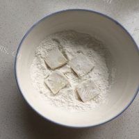 清脆爽口的锅塌豆腐盒做法图解3)