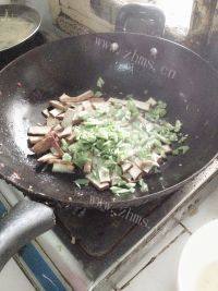 家常菜香干小炒肉做法图解6)