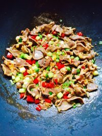 家常菜酸豆角炒鸡胗做法图解9)