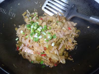 家常菜泡菜炒五花肉做法图解9)