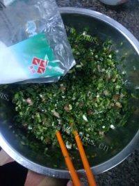 迷人的荠菜饺子做法图解6)