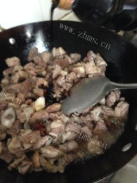 质嫩爽口的红烧牛肉做法图解9)