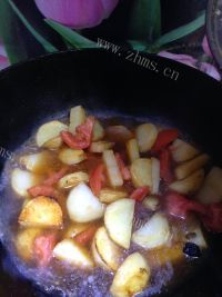 美味的土豆烧牛肉做法图解8)