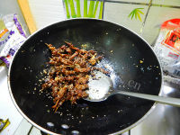 美味的香辣牙签肉做法图解20)