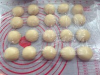 诱人的蛋黄酥做法图解19)