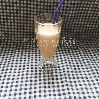 芳香四溢的自制奶茶