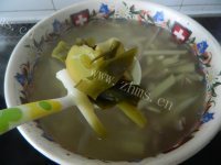 美味春笋排骨煲猪肚做法图解9)