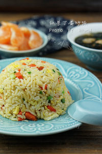 家常红菜丁蛋炒饭做法图解7)
