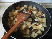 色味俱佳的红烧烤麸做法图解12)