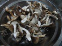 家常菜香菇土豆片做法图解1)