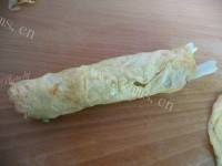 自制培根鸡蛋卷做法图解13)
