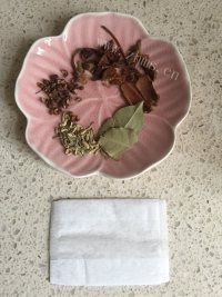 自制卤牛腱做法图解2)