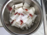 色味俱佳的腌萝卜做法图解3)