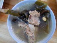 自制海带黄豆排骨汤