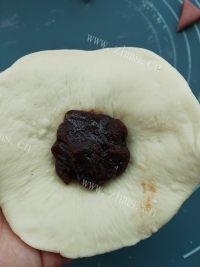 自制小猪豆沙包做法图解8)