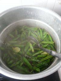 下酒菜盐水豌豆做法图解6)