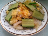 家常菜黄瓜炒鸡蛋
