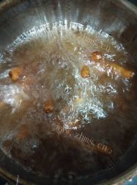 美味的酱蒸凤爪做法图解5)