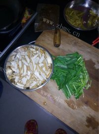家常菜韭菜炒香干做法图解1)