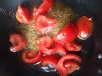 美味的菠菜西红柿炒蛋做法图解4)